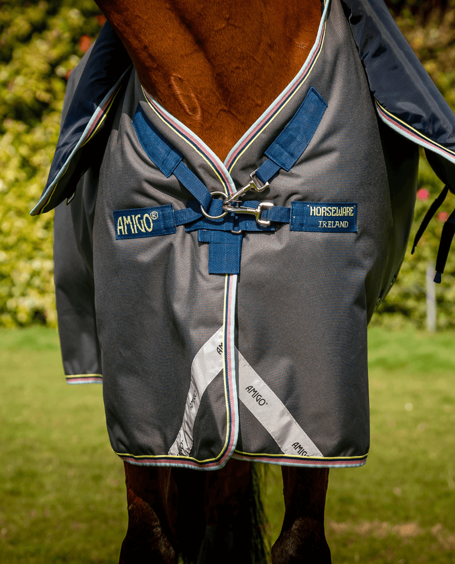 Amigo Bravo 12 Plus Medium/ 250G fra Horseware - animondo.dk - AARP72-KCSK-69