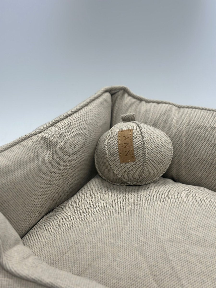 Ann Habor - Bold Hundelegetøj - Lys Beige - animondo.dk - AH0106