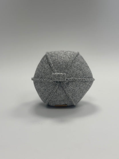 Ann Habor - Bold Hundelegetøj - Lysegrå - animondo.dk - AH0206