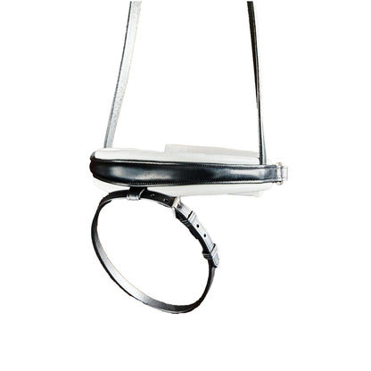 Finesse Bridles Cayenne Trense, flad m. bredt næsebånd - sort/hvid/sølv - animondo.dk